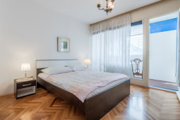 omis vesna beach apartment
